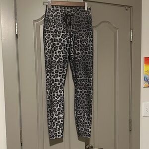Good American Black and Gray Patterned Leggings